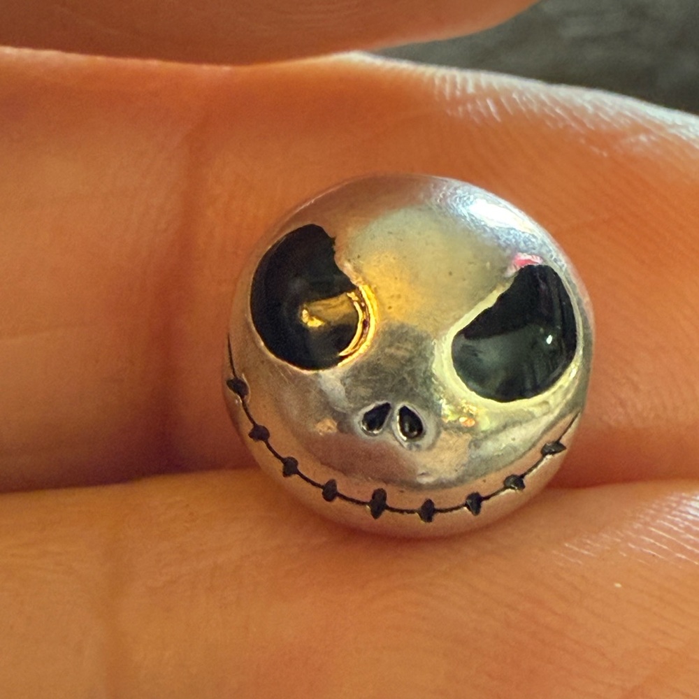 Silver Skull Button - image 1
